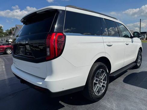 Used 2025 Ford Expedition Active AWD/4WD image 3