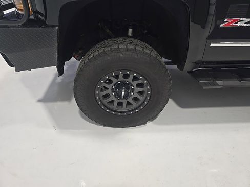 Used 2019 Chevrolet Silverado 2500 LTZ w/ Duramax Plus Package image 3