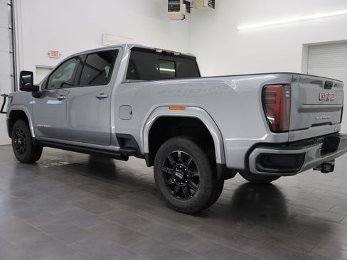 Used 2025 GMC Sierra 2500 AT4 w/ AT4 Premium Plus Package AWD/4WD image 6