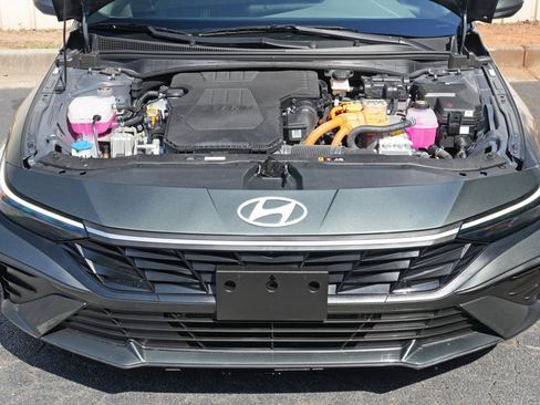 Used 2024 Hyundai Elantra Blue FWD image 7