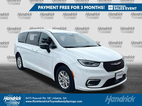 Used 2025 Chrysler Pacifica Select FWD image 1