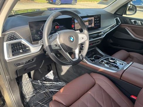 Certified 2023 BMW X7 xDrive40i w/ Executive Package image 16