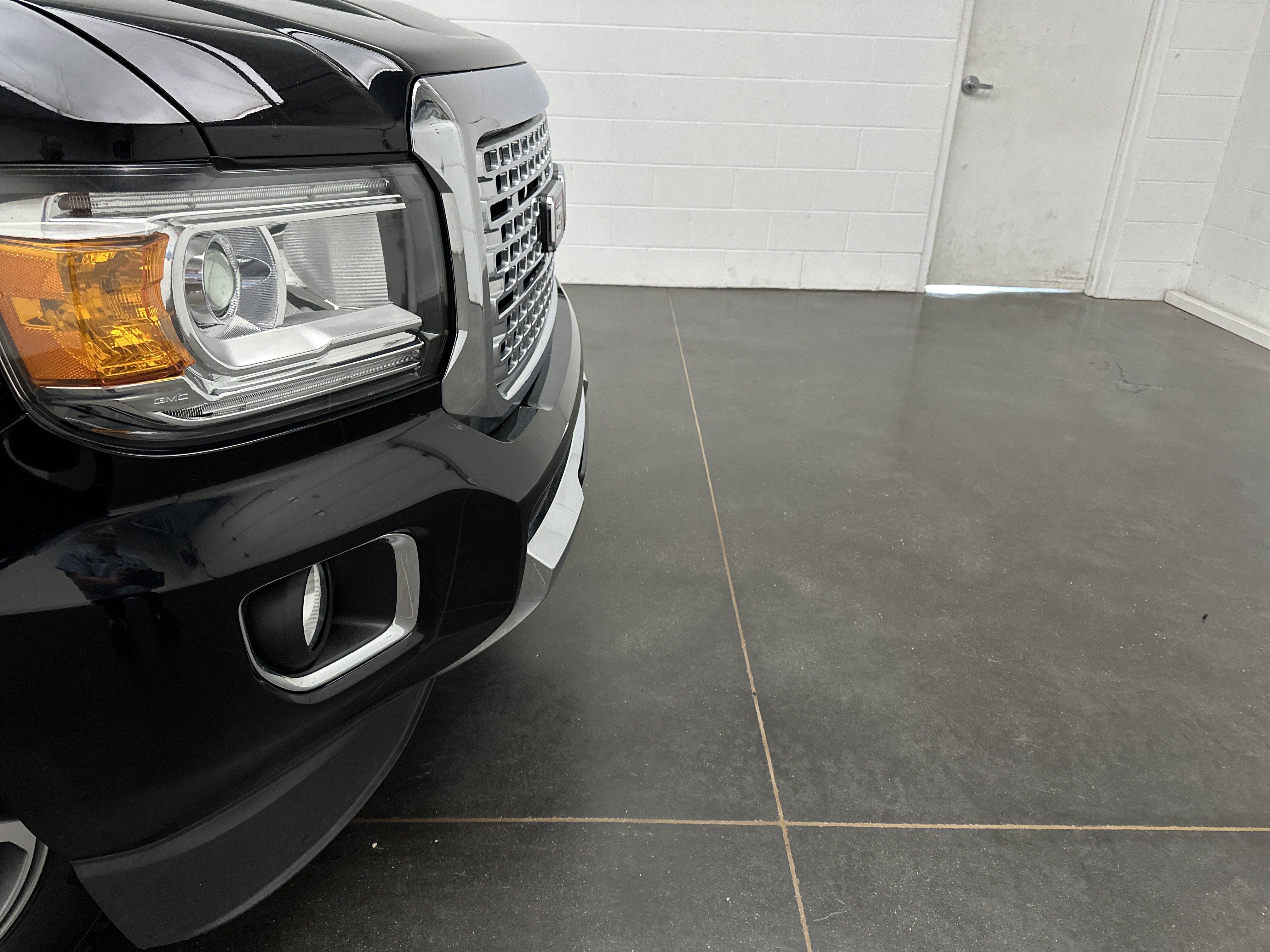 Used 2019 GMC Canyon Denali AWD/4WD image 2