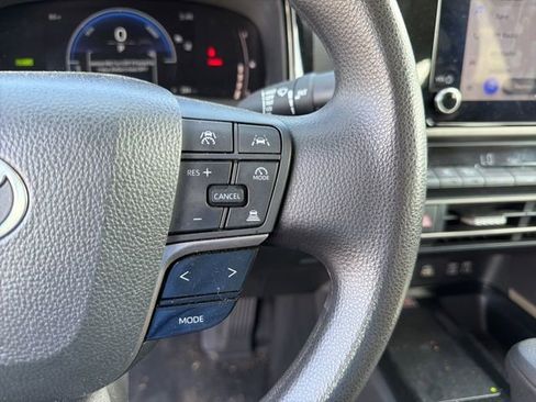 Used 2025 Toyota Camry LE image 21