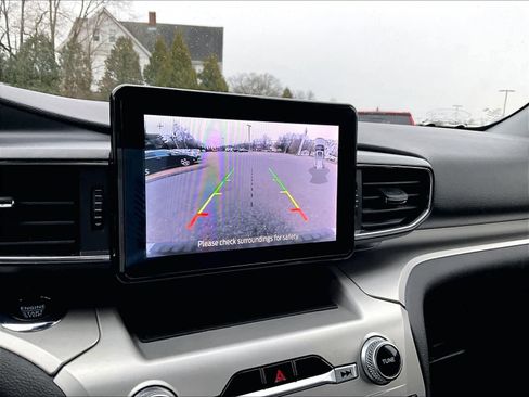 Used 2022 Ford Explorer XLT w/ Equipment Group 202A image 20