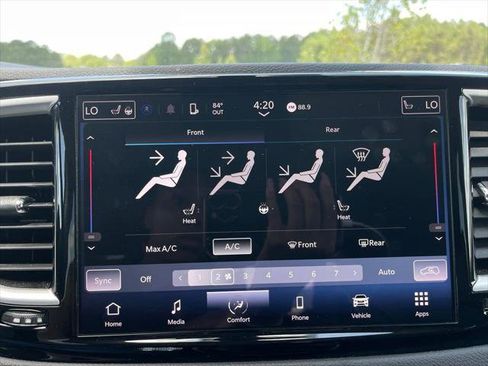 Certified 2023 Chrysler Pacifica Touring-L FWD image 29