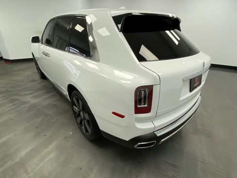 Used 2019 Rolls-Royce Cullinan AWD/4WD image 3
