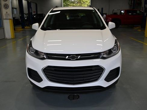 Used 2022 Chevrolet Trax LT w/ Sport Edition image 2