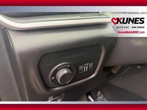 Used 2022 Jeep Grand Cherokee Altitude AWD/4WD image 13