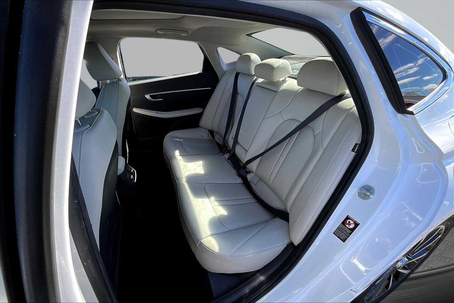 Used 2022 Hyundai Sonata Limited FWD image 17