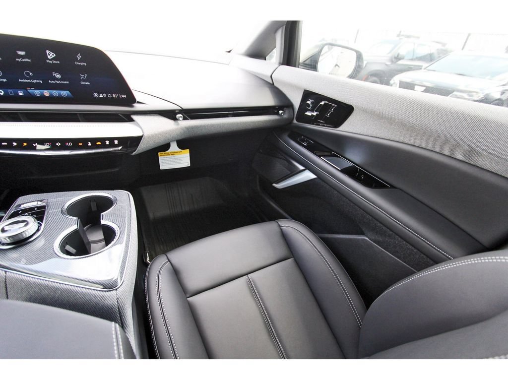 New 2027 Cadillac Optiq Luxury AWD/4WD image 10