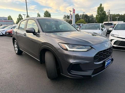 Used 2023 Honda HR-V LX image 3