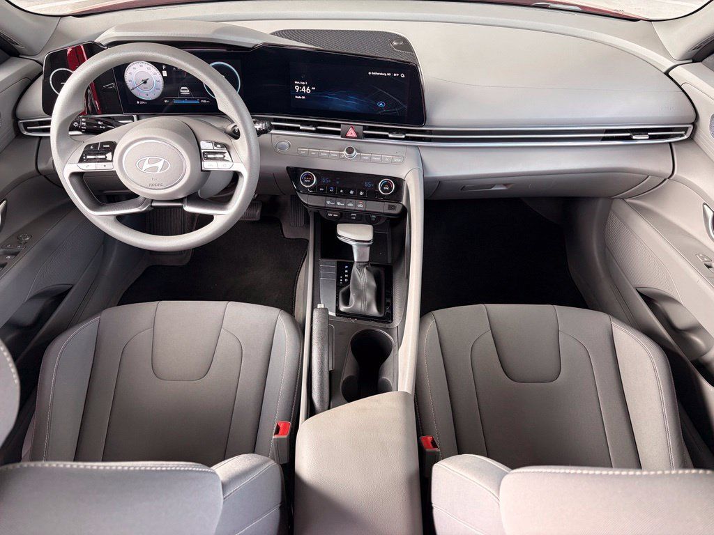Used 2024 Hyundai Elantra SEL FWD image 14