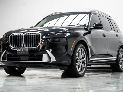 Used 2024 BMW X7 xDrive40i AWD/4WD image 9