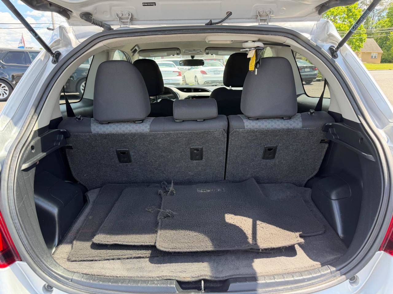 Used 2015 Toyota Yaris LE FWD image 27