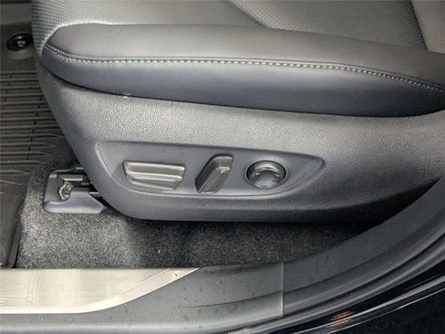 New 2026 Toyota Highlander Platinum image 11