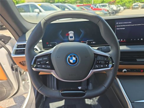 Certified 2025 BMW i4 eDrive40 w/ Premium Package RWD image 30