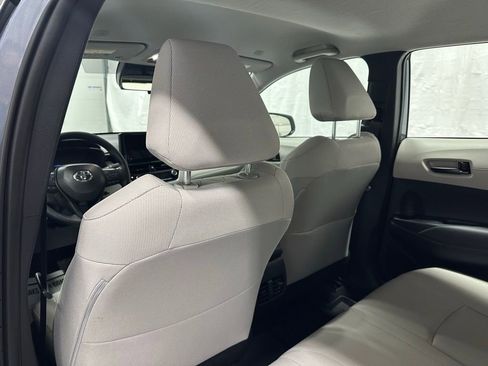 Used 2025 Toyota Corolla Cross L image 46