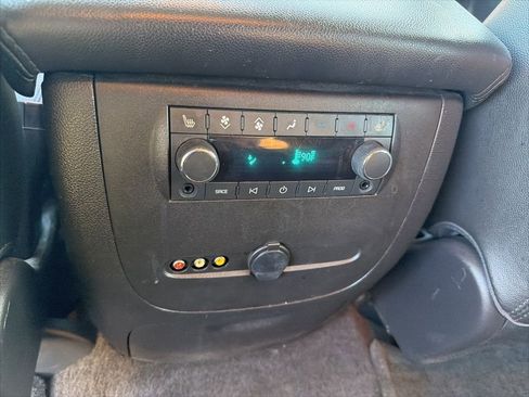 Used 2013 Chevrolet Suburban 2500 LT image 23