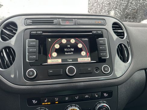 Used 2015 Volkswagen Tiguan R-Line image 14