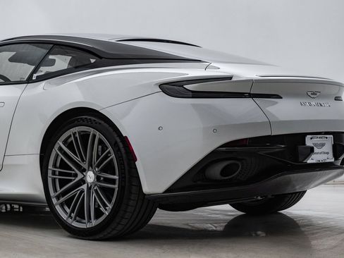 Used 2024 Aston Martin DB12 Coupe image 20