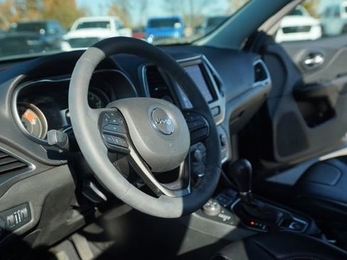 Used 2022 Jeep Cherokee Trailhawk image 27