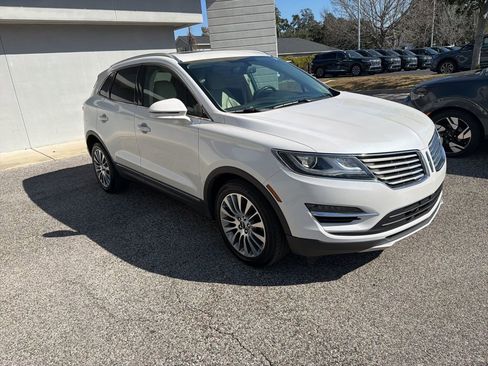 Used 2017 Lincoln MKC Reserve image 3