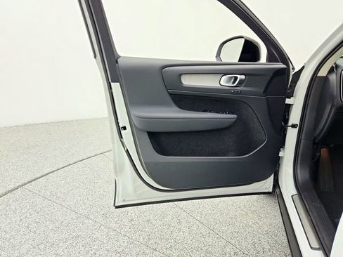 New 2026 Volvo XC40 B5 Core w/ Climate Package image 26