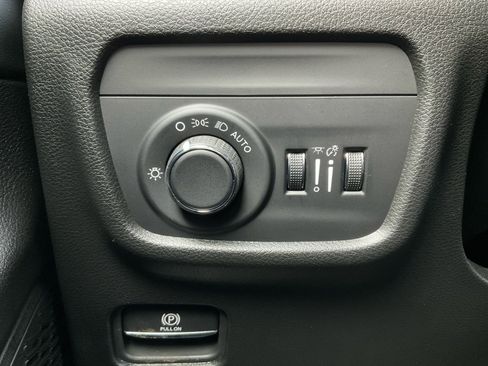 New 2025 Jeep Grand Cherokee L Altitude image 21