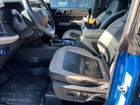 Used 2023 Ford Bronco Wildtrak image 12