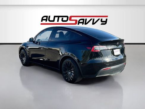 Used 2024 Tesla Model Y 2WD image 5