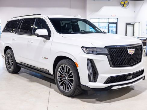 Used 2024 Cadillac Escalade V AWD/4WD image 10