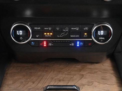 Used 2020 Ford Expedition Platinum RWD image 36