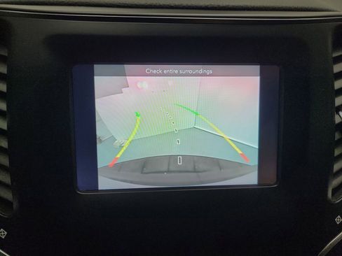 Used 2020 Jeep Cherokee Latitude w/ Cold Weather Group image 23