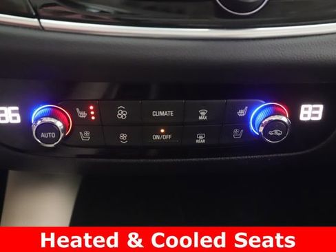 Used 2022 Buick Enclave Avenir w/ Avenir Technology Package image 4