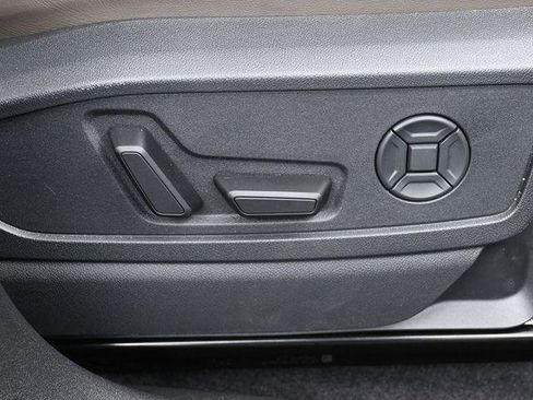 Certified 2025 Audi Q5 Premium w/ Convenience Package image 36