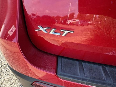 Used 2022 Ford Explorer XLT image 9