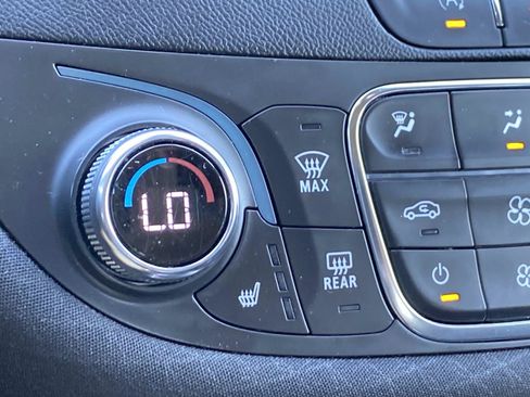 Used 2021 Chevrolet Malibu LT FWD image 25