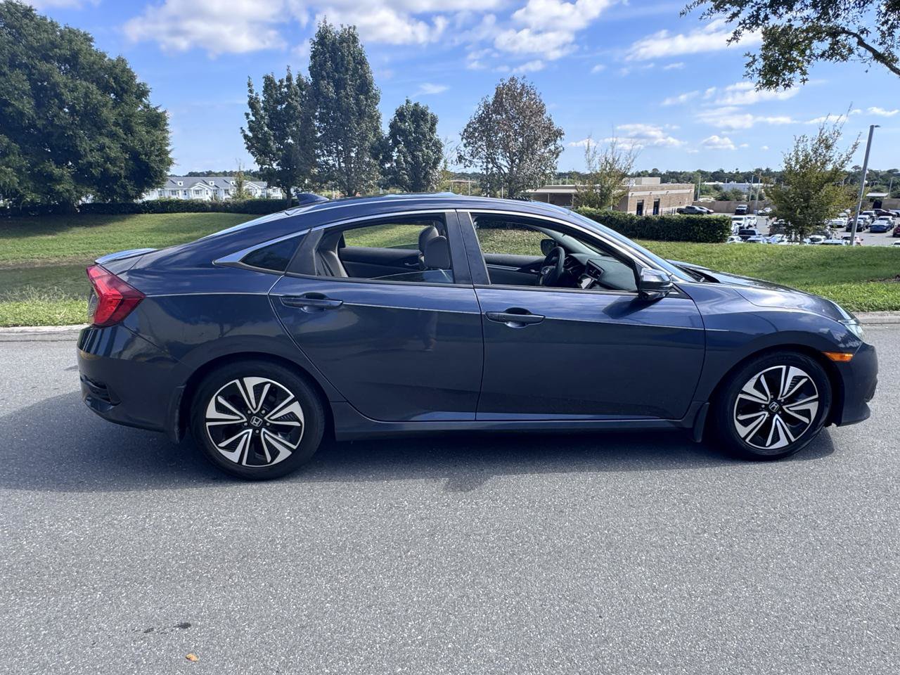 Used 2017 Honda Civic EX-T image 30