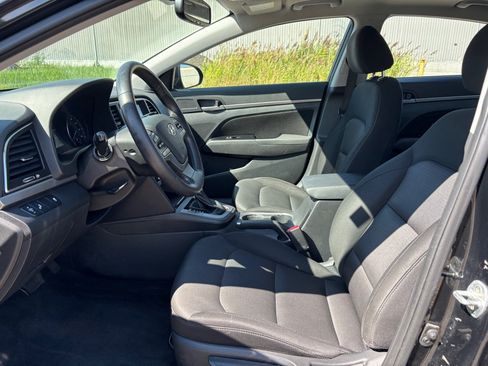 Used 2018 Hyundai Elantra Value Edition FWD image 9