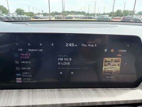 Used 2023 Kia Telluride EX w/ EX Captain's Chair Package AWD/4WD image 21
