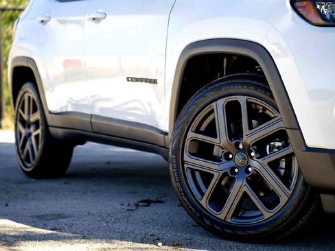 New 2026 Jeep Compass Latitude image 2