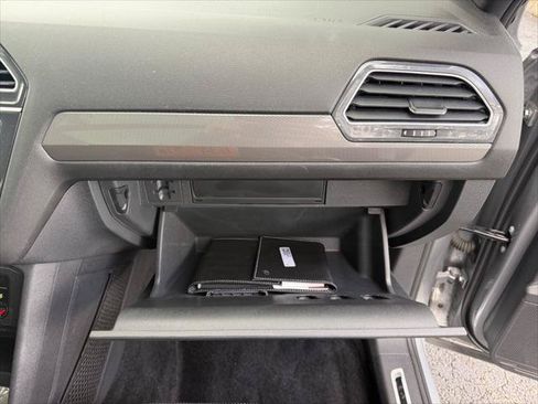 Used 2023 Volkswagen Tiguan SE R-Line FWD image 12