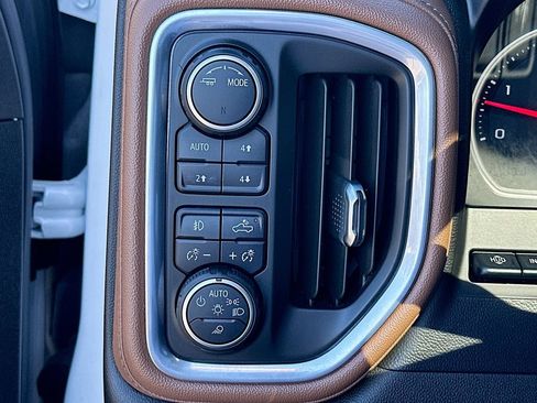 Used 2020 Chevrolet Silverado 2500 High Country w/ Z71 Off-Road Package AWD/4WD image 10