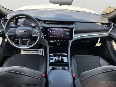 New 2026 Jeep Grand Cherokee L 4WD image 17