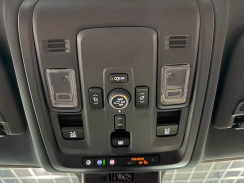 Used 2025 Chevrolet Tahoe High Country w/ Sun And Tow Package AWD/4WD image 24