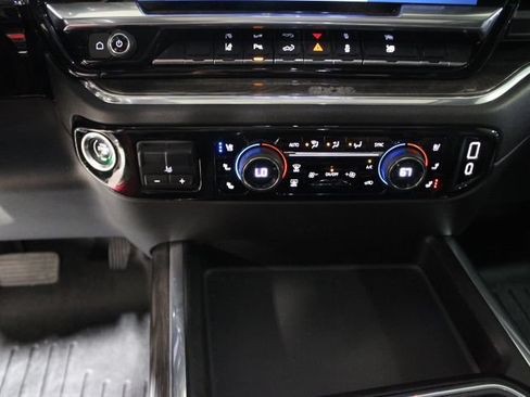Used 2024 Chevrolet Silverado 2500 LTZ w/ LTZ Convenience Package AWD/4WD image 35