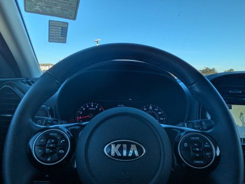 Used 2021 Kia Soul EX image 29
