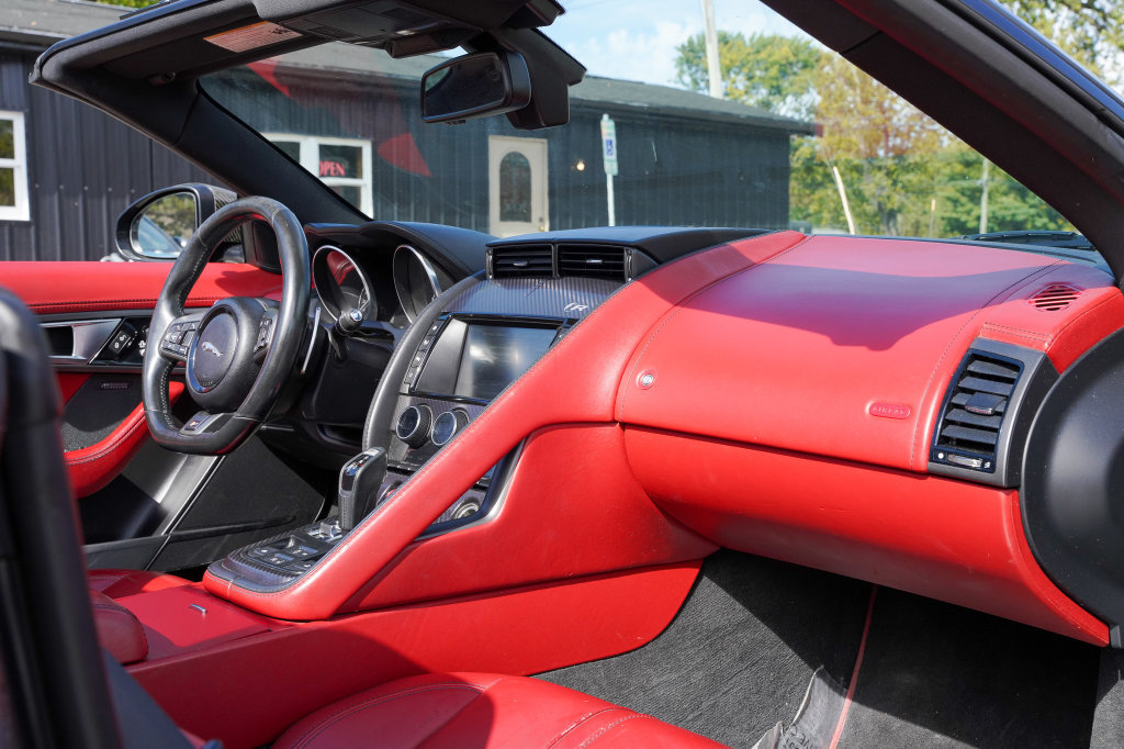 Used 2016 Jaguar F-TYPE R AWD/4WD image 31