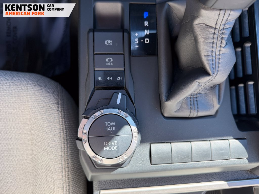 Used 2025 Toyota 4Runner SR5 AWD/4WD image 23